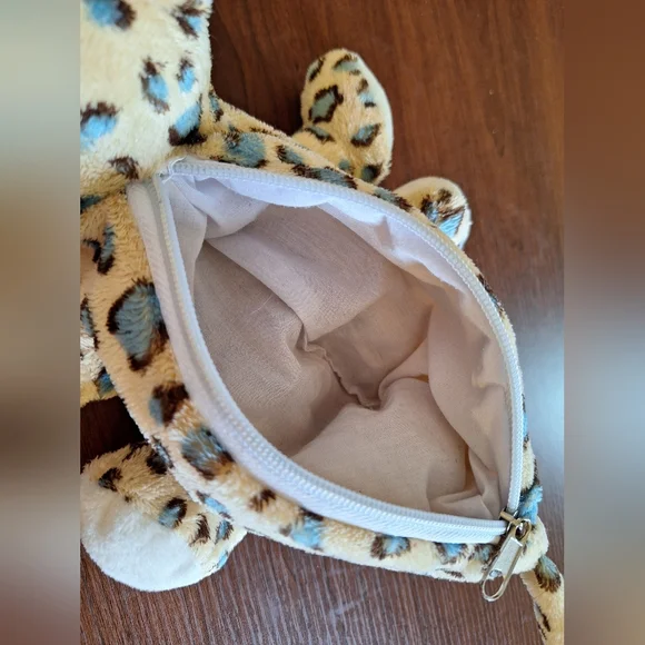 Adorable Tan and Blue Leopard Kids Purse Very Good Condition Zipper Pocket. - Picture 3 of 6